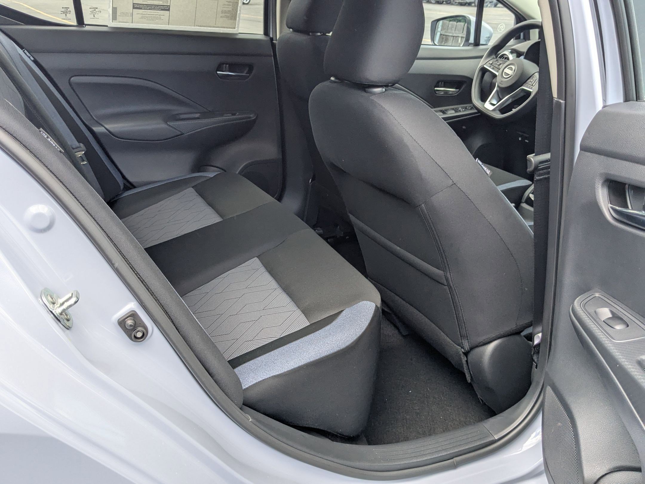 2025 Nissan Versa SV photo 18