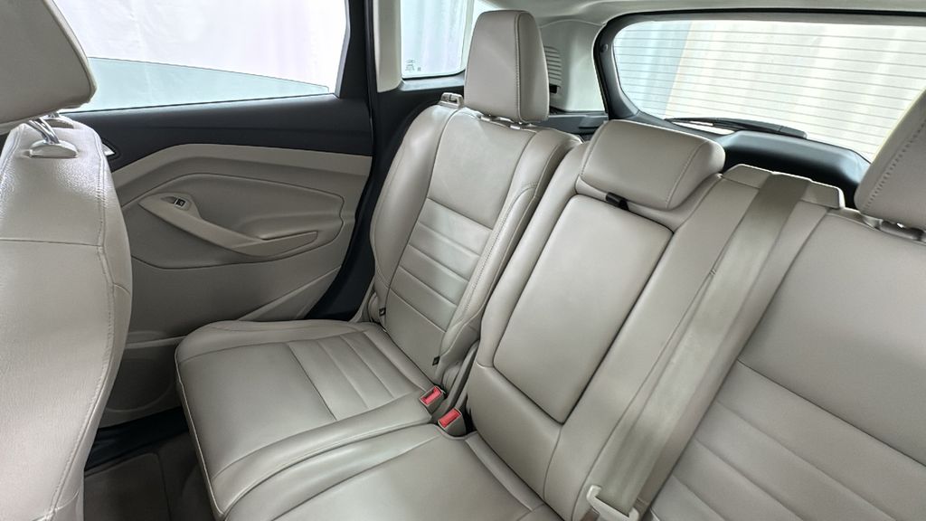 2014 Ford C-Max Hybrid SEL photo 13