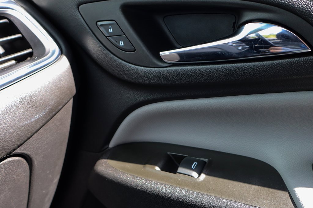 2024 Chevrolet Equinox LT photo 32