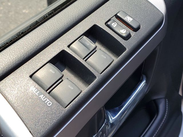 2022 Toyota 4Runner SR5 photo 16