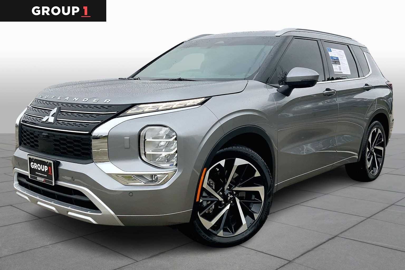 2022 Mitsubishi Outlander SEL's photo