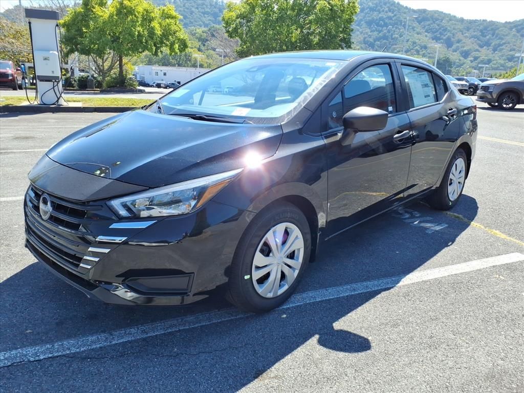 2025 Nissan Versa S photo 7