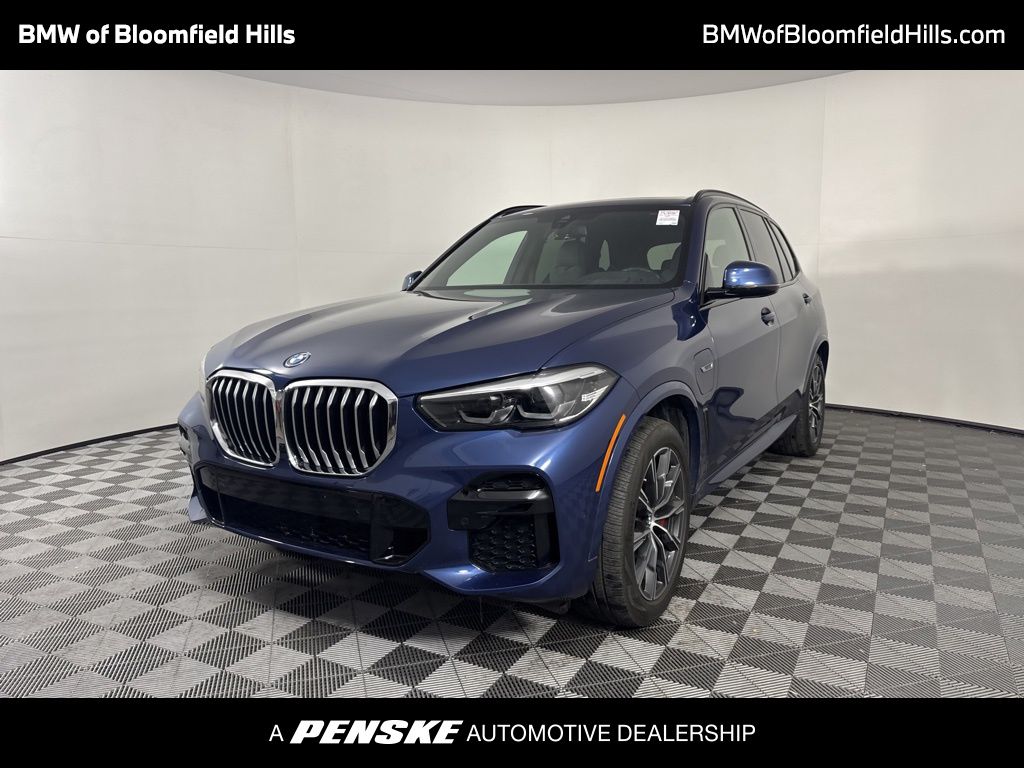 2022 BMW X5 45e's photo