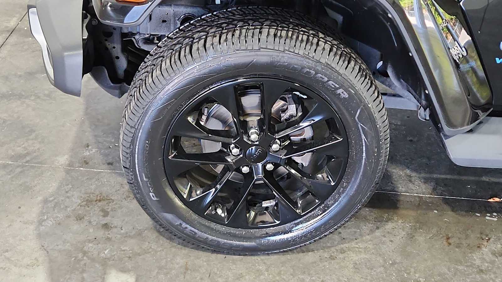 2021 Jeep Wrangler 4xe Unlimited Sahara photo 13