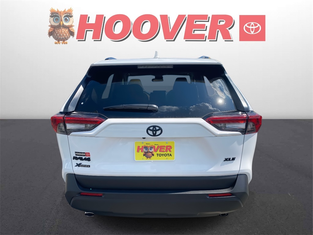 2025 Toyota RAV4 XLE photo 3