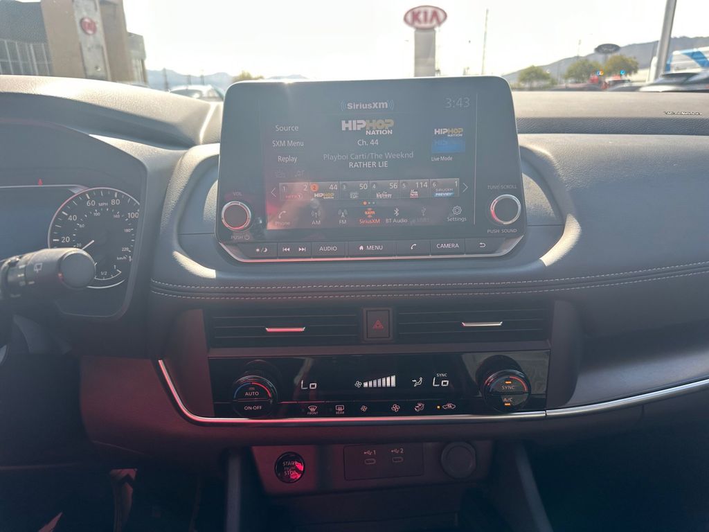 2024 Nissan Rogue SV photo 9
