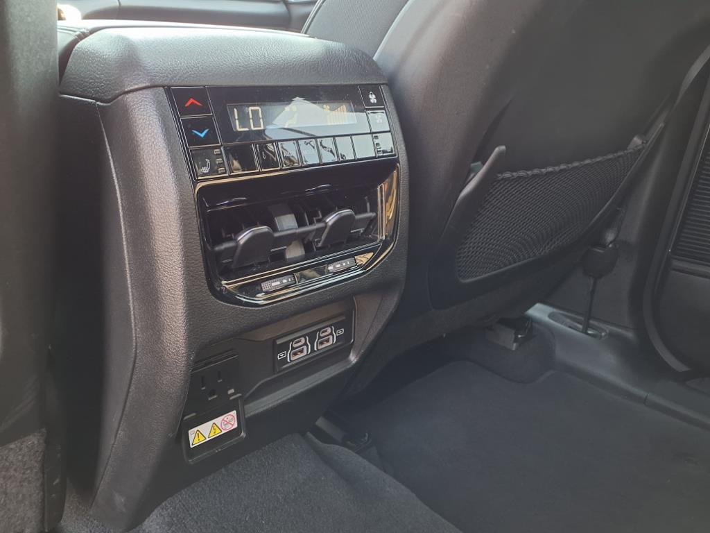 2022 Jeep Grand Cherokee Overland photo 4