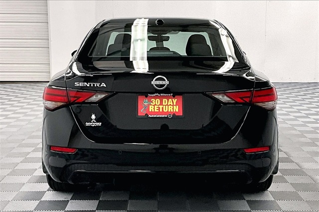 2025 Nissan Sentra SV photo 4