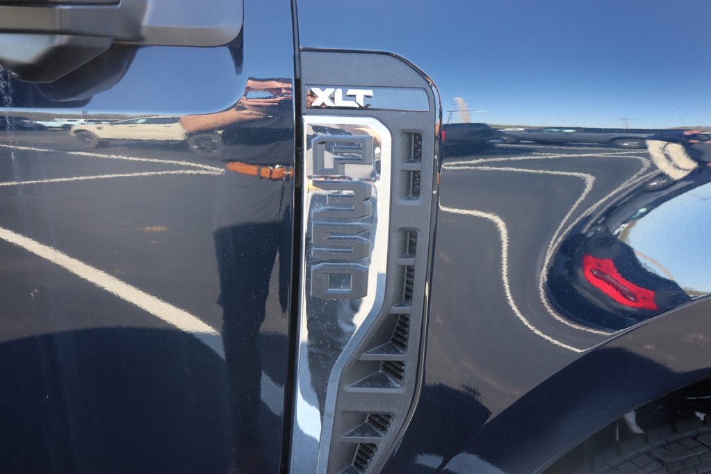 2025 Ford F-350 XLT photo 17