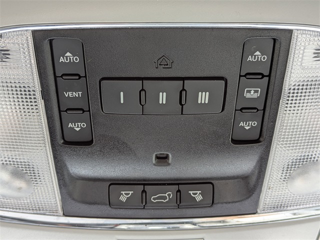 2019 Jeep Grand Cherokee Summit photo 32
