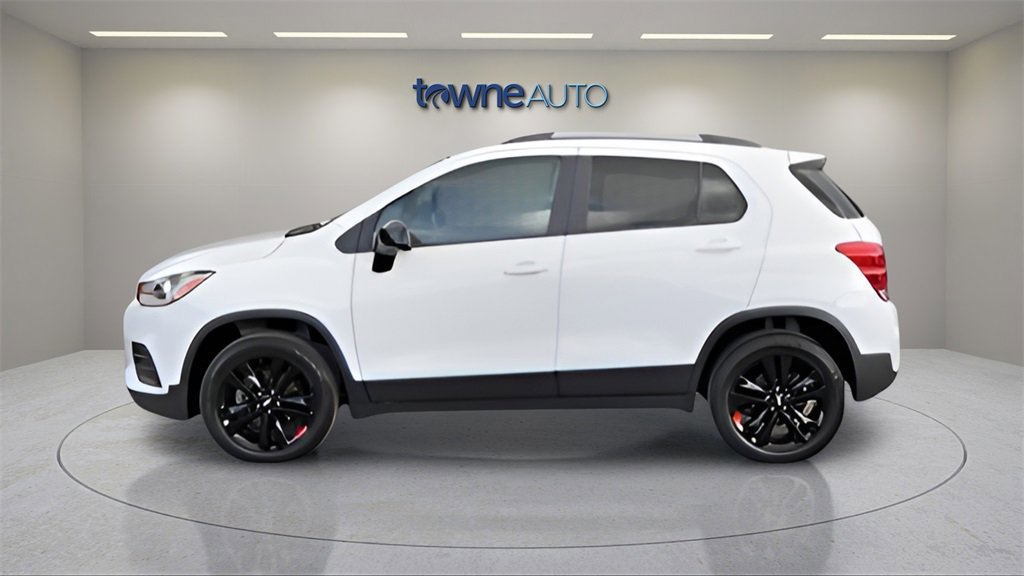 2020 Chevrolet Trax LT photo 2