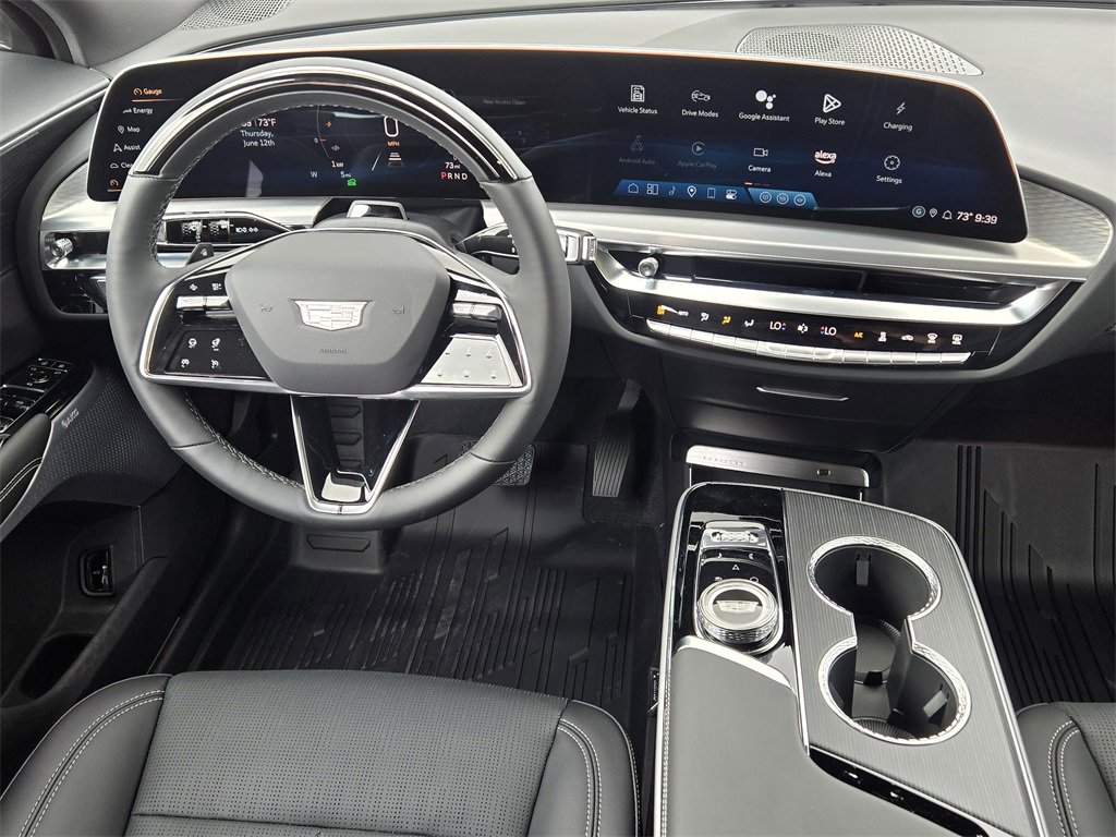2025 Cadillac Lyriq Luxury photo 25