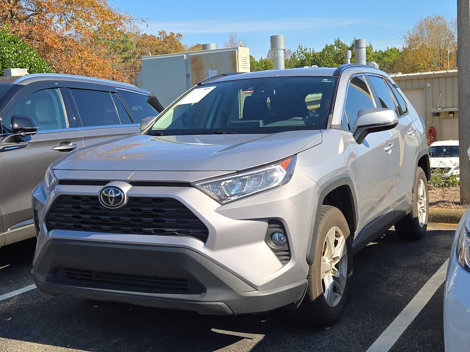 2021 Toyota RAV4 XLE photo 3
