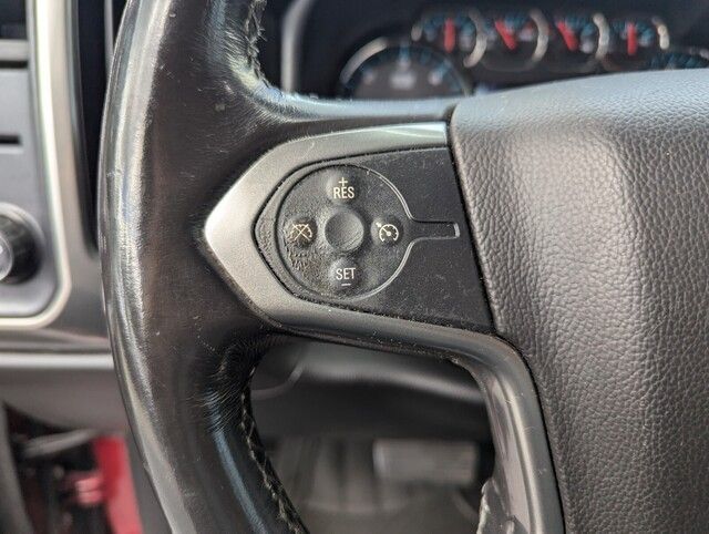 2018 Chevrolet Silverado LT photo 17