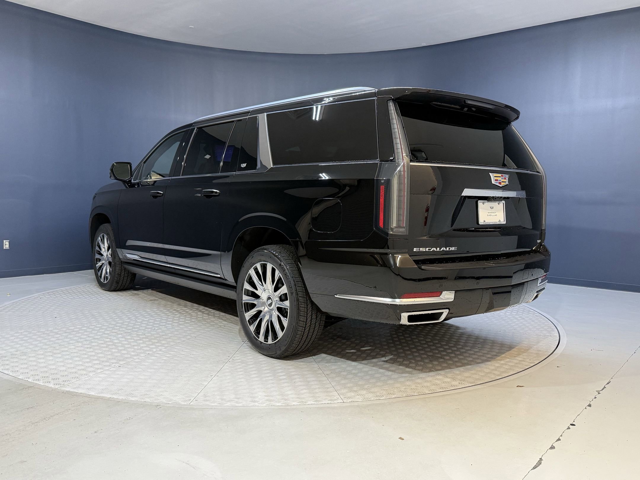 2025 Cadillac Escalade ESV Premium Luxury Platinum photo 2