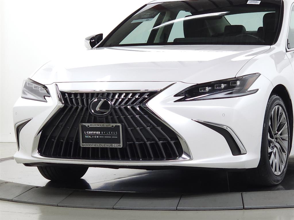 2024 Lexus ES 350 Ultra Luxury photo 2