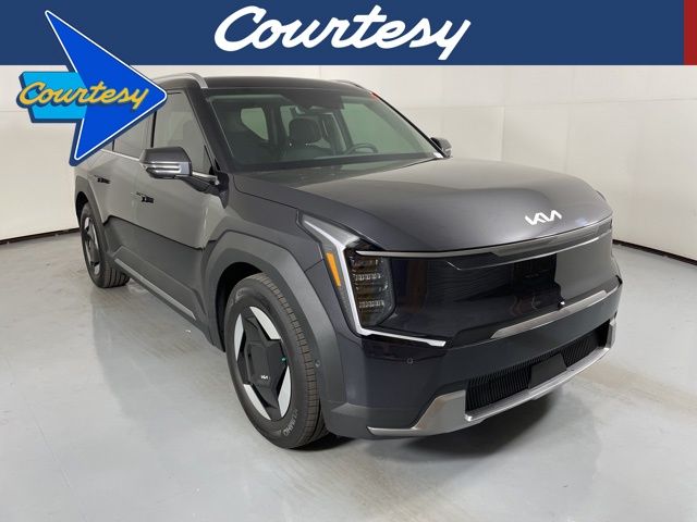 2026 Kia EV9 Wind's photo