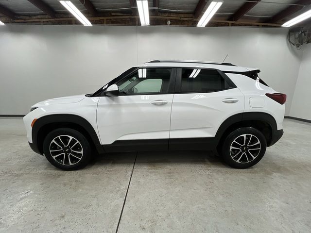 2025 Chevrolet Trailblazer LT photo 3