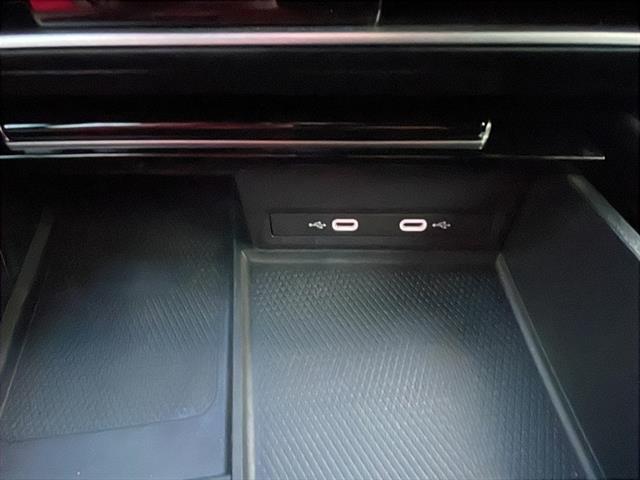 2024 Volkswagen Atlas Cross Sport SEL Premium R-Line photo 22