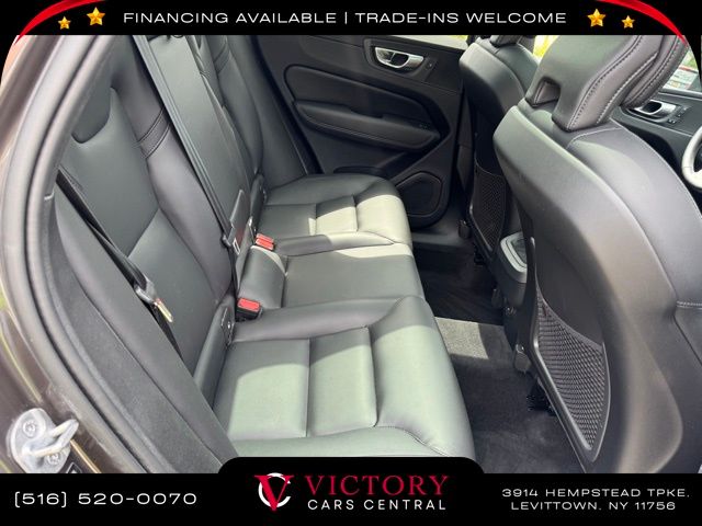 2024 Volvo XC60 B5 Core photo 18