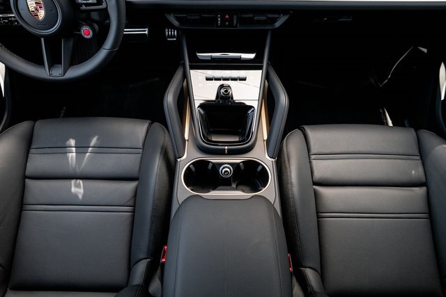 2025 Porsche Cayenne Turbo GT photo 19