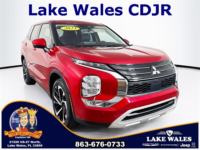 2023 Mitsubishi Outlander SE's photo