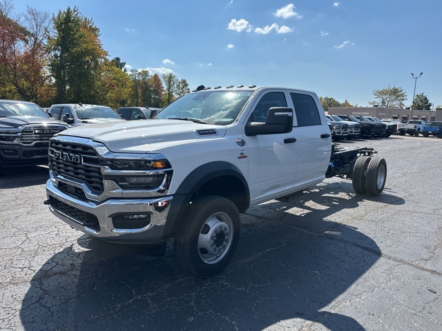 2025 Ram 5500 photo 4