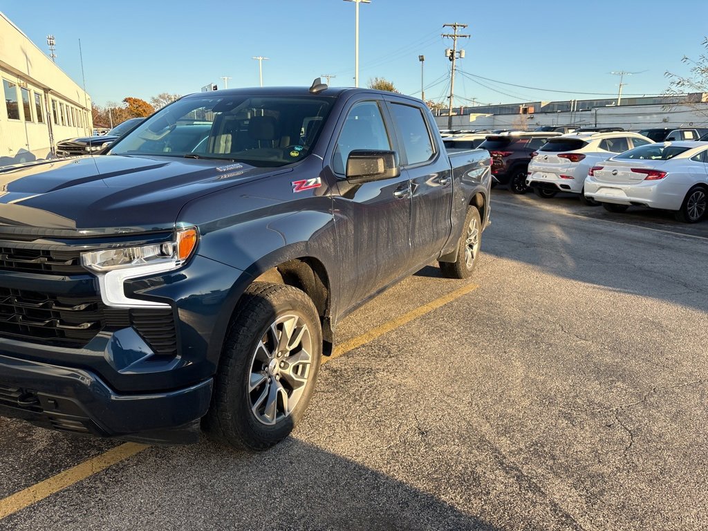 2022 Chevrolet Silverado 1500 RST photo 3