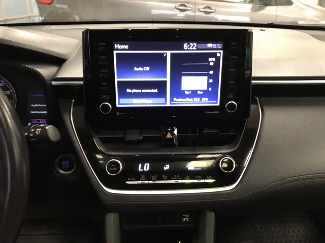 2022 Toyota Corolla Cross LE photo 16
