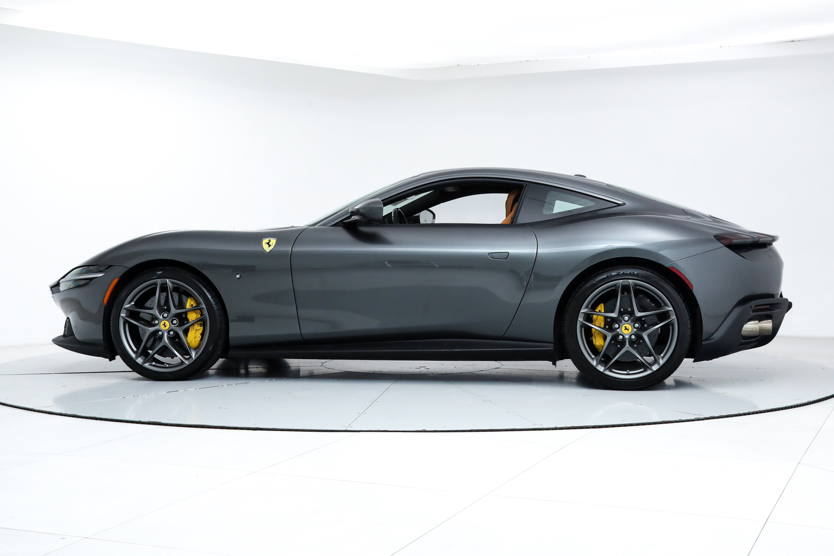 2021 Ferrari Roma photo 4