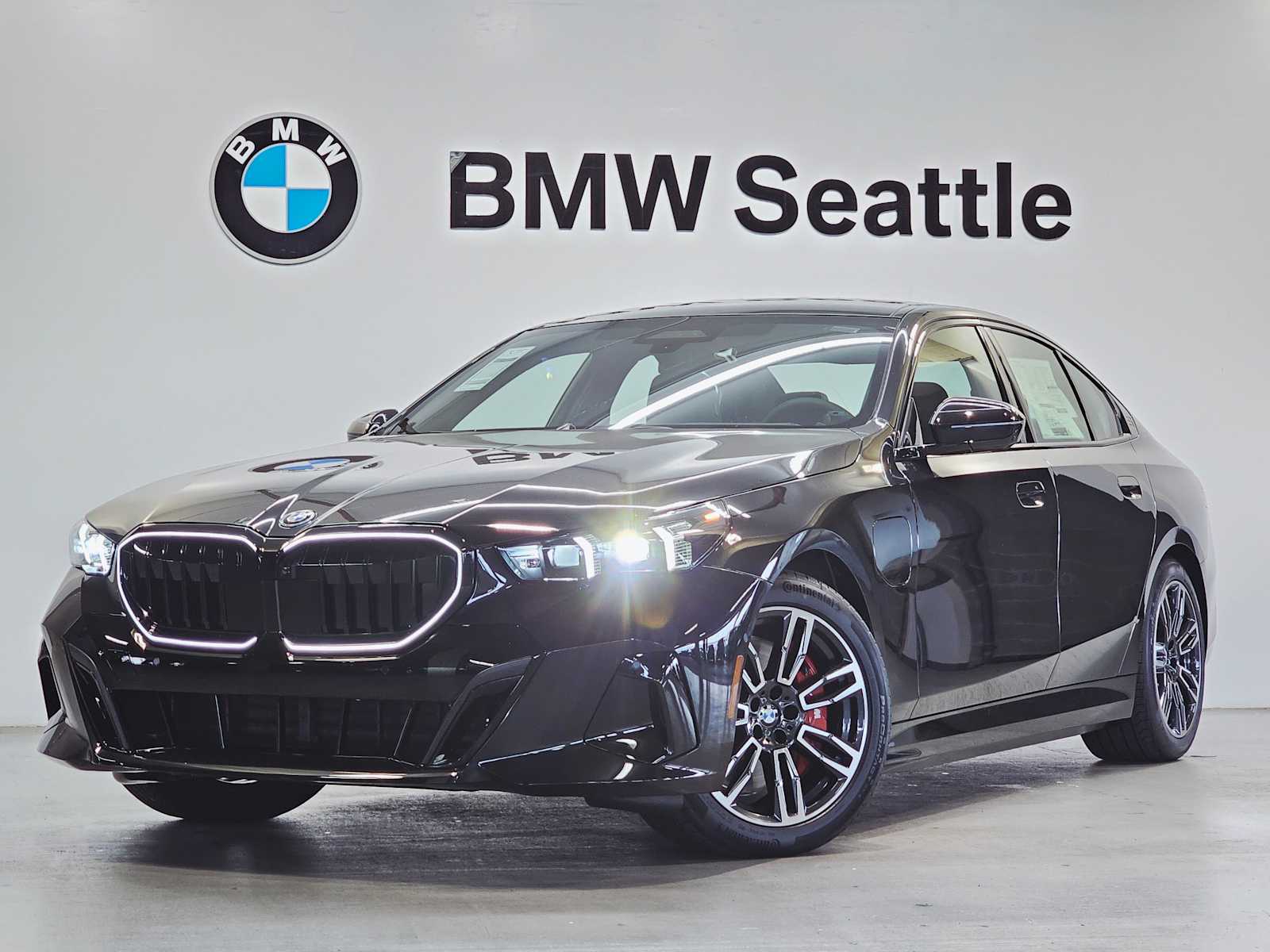 2026 BMW 5 Series 550e's photo