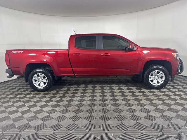 2022 Chevrolet Colorado LT photo 2
