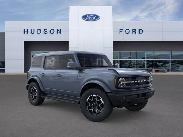 2025 Ford Bronco Outer Banks photo 7