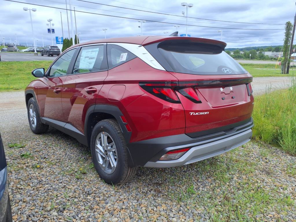 2025 Hyundai Tucson SE photo 3