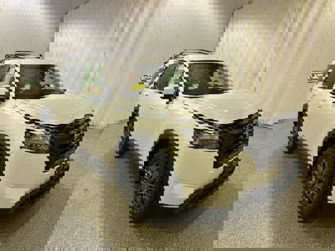 2025 Nissan Pathfinder SV photo 3