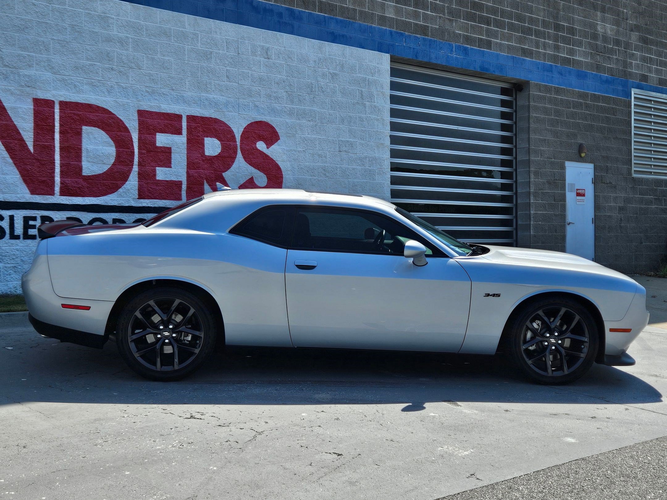 2023 Dodge Challenger R/T photo 8