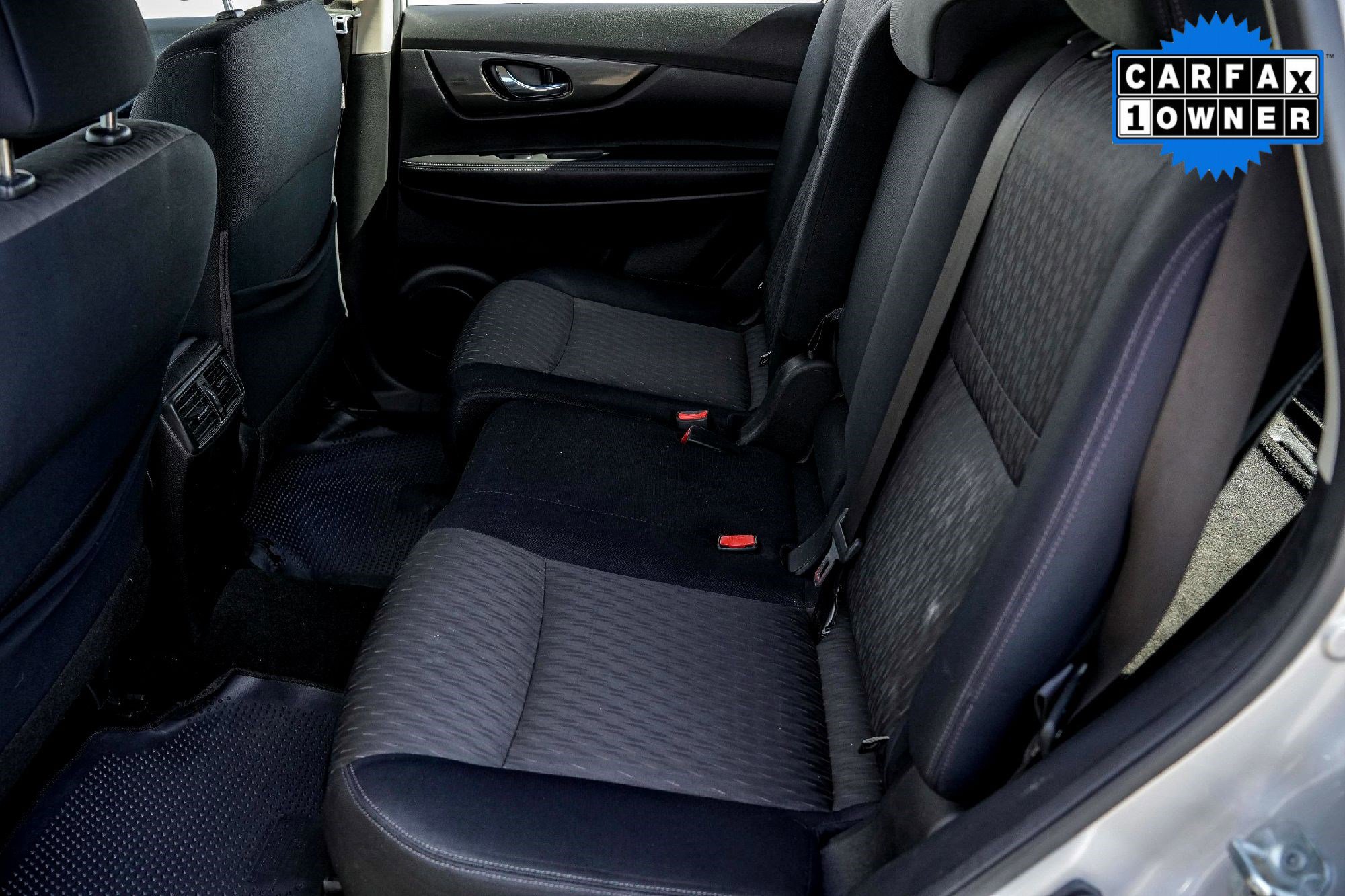 2017 Nissan Rogue S photo 23