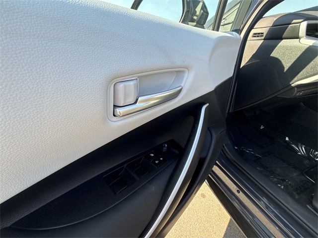 2025 Toyota Corolla SE photo 12