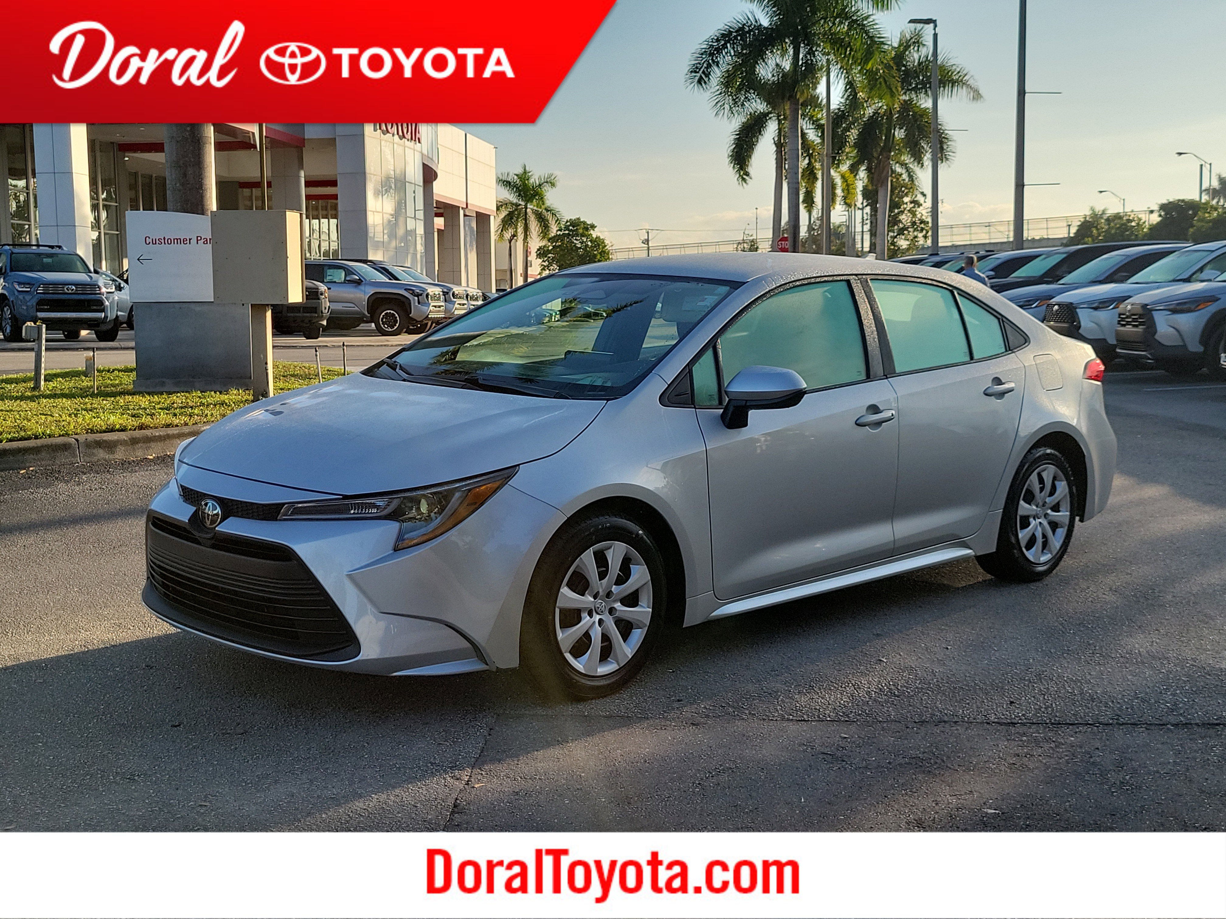 2024 Toyota Corolla LE's photo