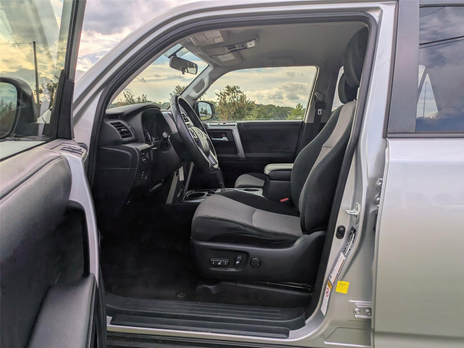 2018 Toyota 4Runner Limited SR5 Premium photo 12
