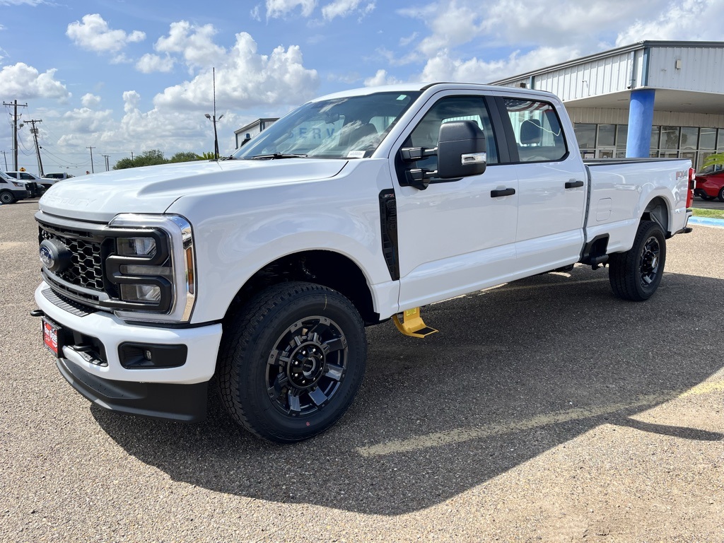 2026 Ford F-350 XL photo 3