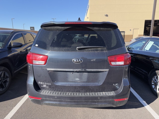 2017 Kia Sedona LX photo 7