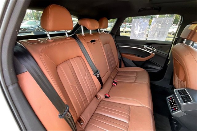 2022 Audi e-tron Premium Plus photo 22