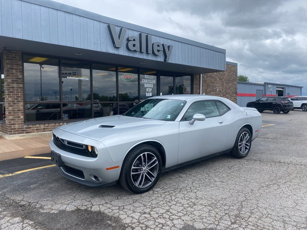 2019 Dodge Challenger SXT photo 4