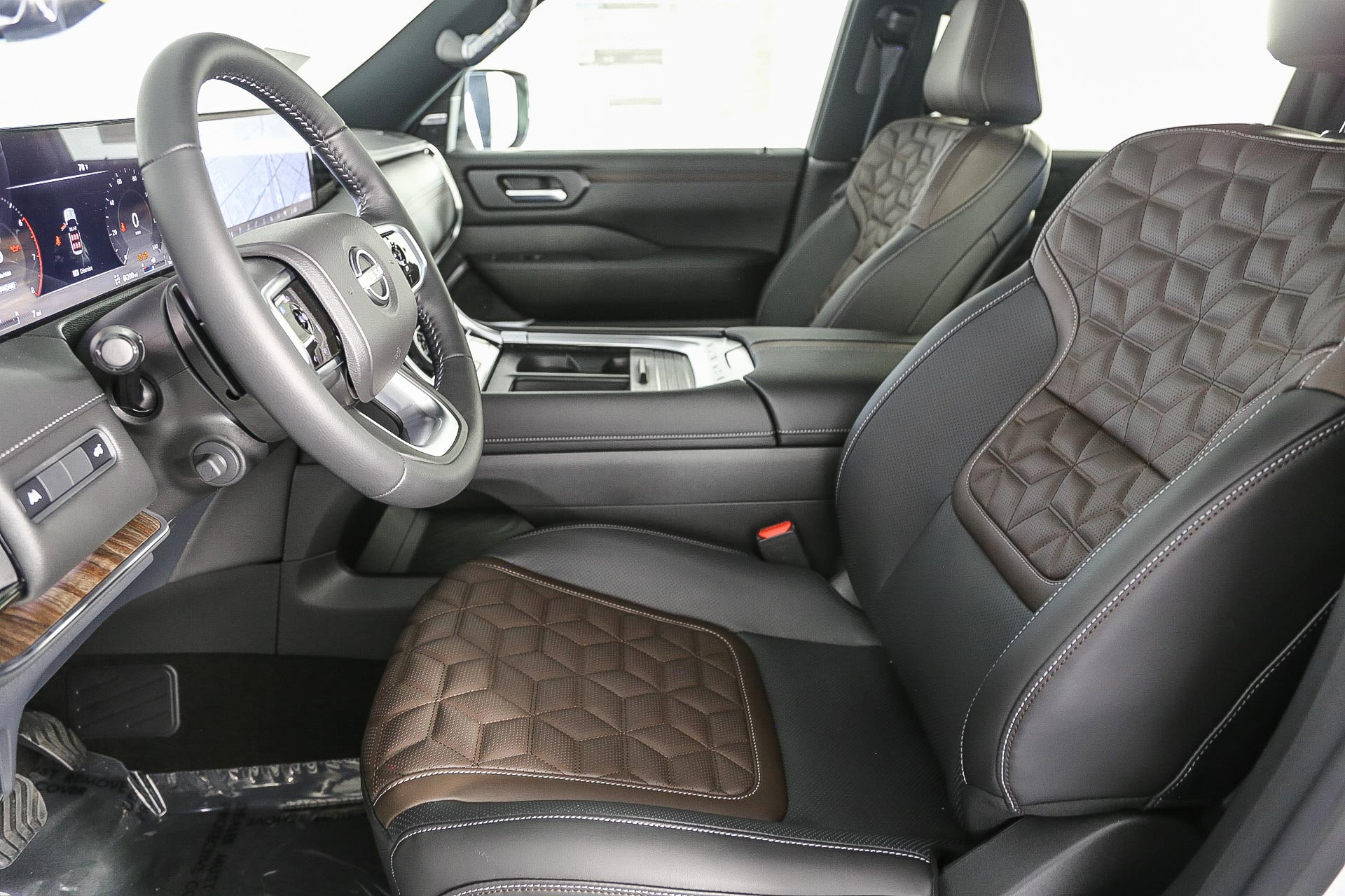 2025 Nissan Armada Platinum photo 15