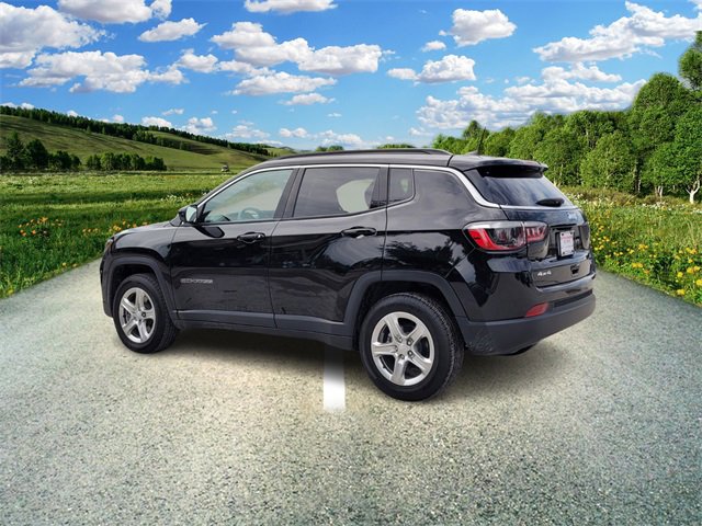 2024 Jeep Compass Latitude photo 3
