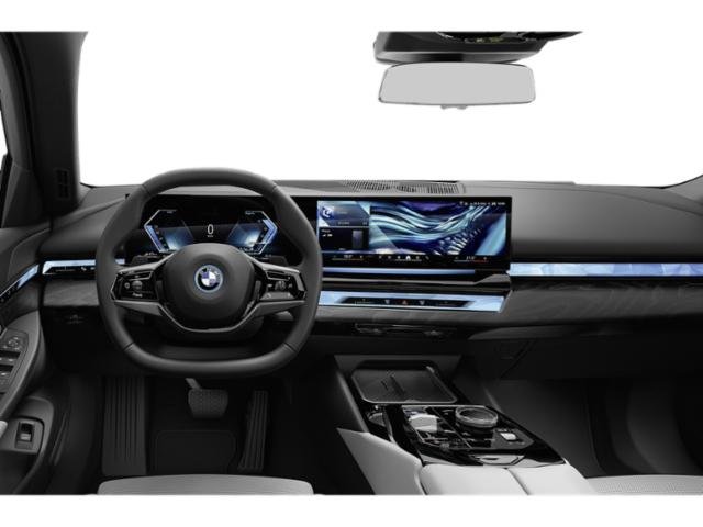 2026 Bmw 550e xDrive photo 2