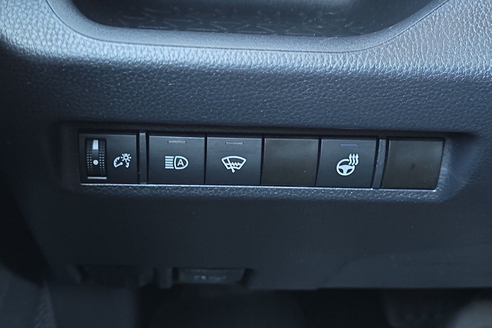 2021 Toyota RAV4 XLE photo 29