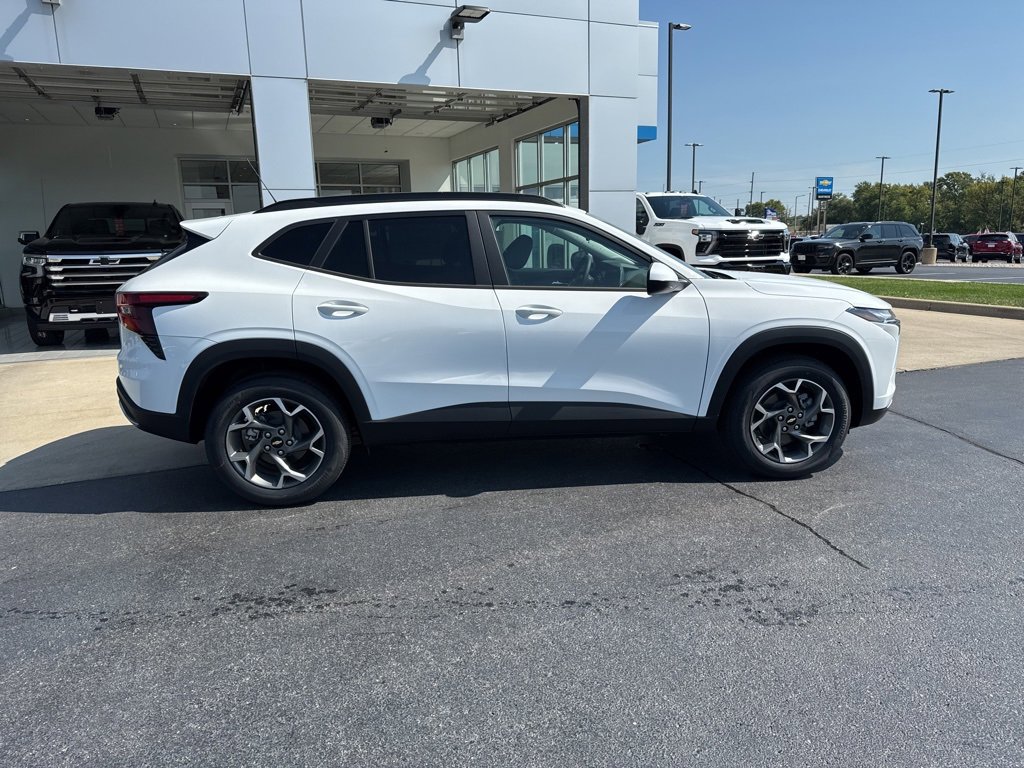 2026 Chevrolet Trax LT photo 7