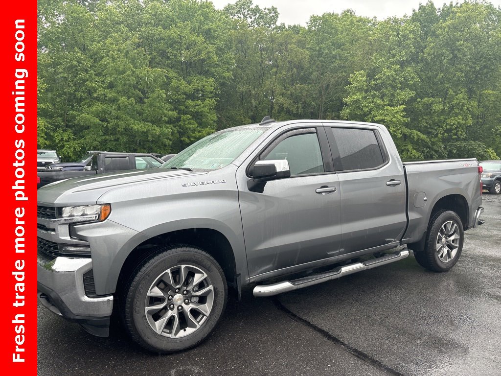 2021 Chevrolet Silverado 1500 LT photo 3